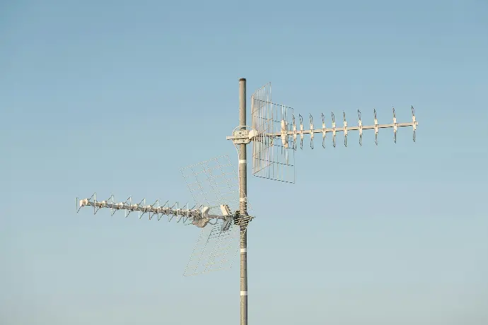 white antenna